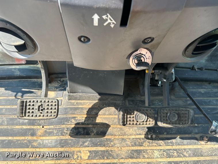 image for item EH4011 Kubota M6 141 MFWD tractor