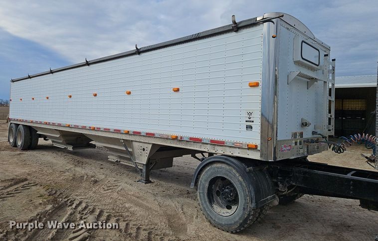 image for item EI3536 2011 Wilson DWH-551 grain trailer