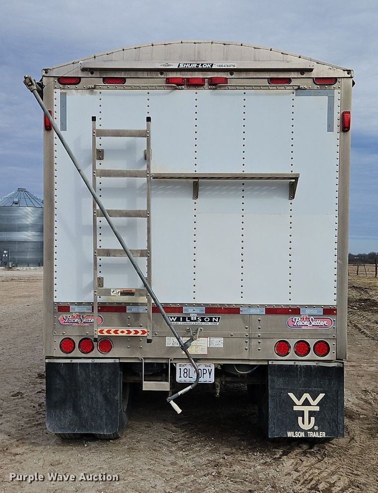 image for item EI3536 2011 Wilson DWH-551 grain trailer
