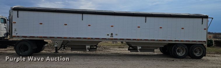 image for item EI3536 2011 Wilson DWH-551 grain trailer