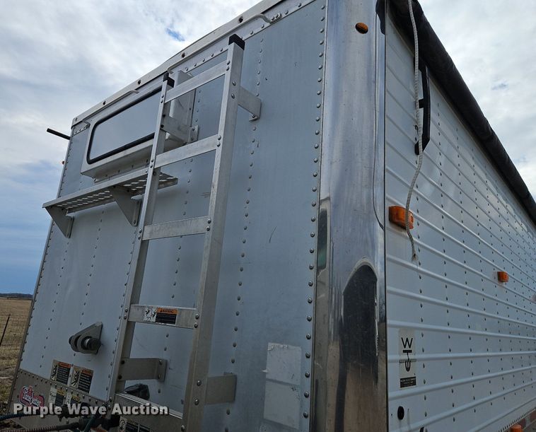 image for item EI3536 2011 Wilson DWH-551 grain trailer