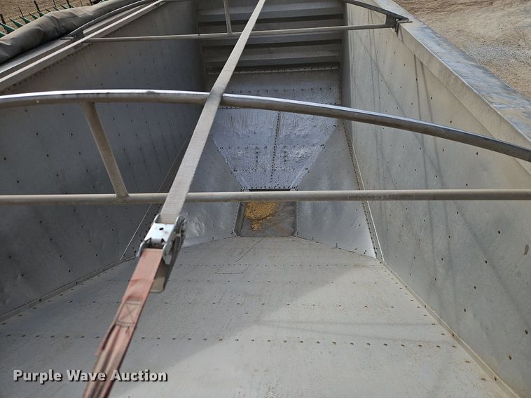 image for item EI3536 2011 Wilson DWH-551 grain trailer