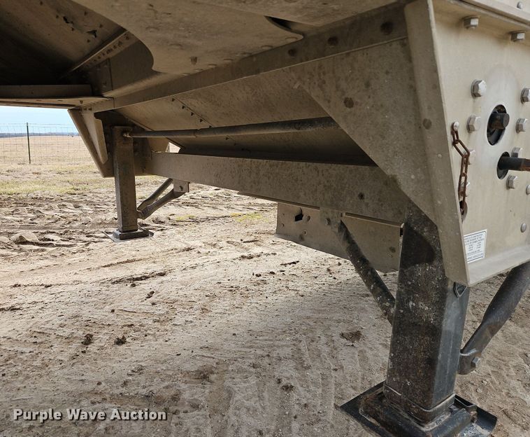 image for item EI3536 2011 Wilson DWH-551 grain trailer