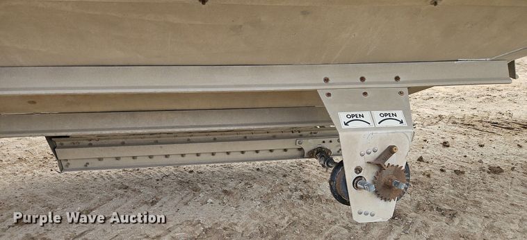 image for item EI3536 2011 Wilson DWH-551 grain trailer