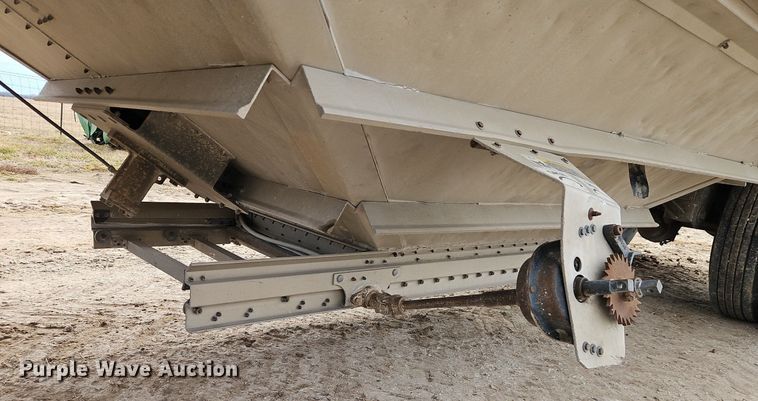 image for item EI3536 2011 Wilson DWH-551 grain trailer