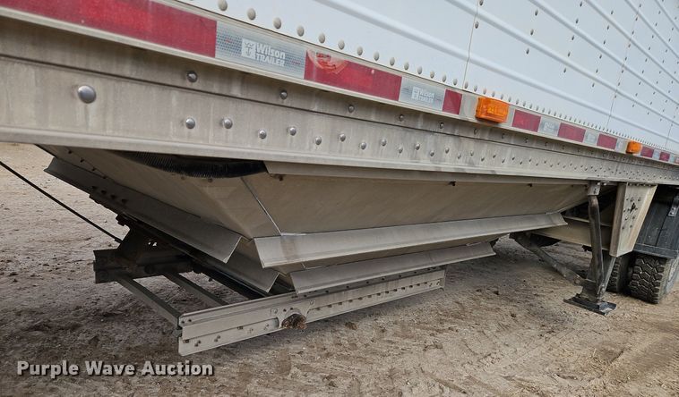 image for item EI3536 2011 Wilson DWH-551 grain trailer
