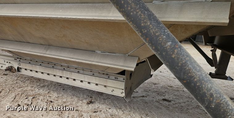 image for item EI3536 2011 Wilson DWH-551 grain trailer