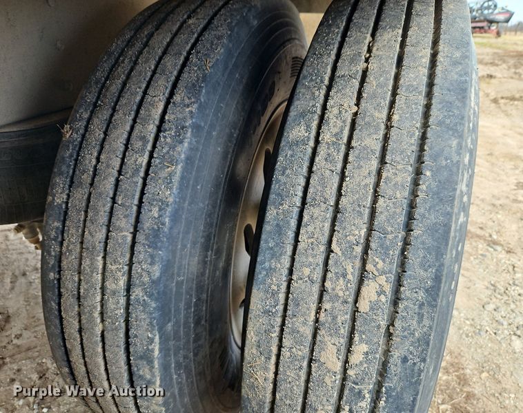 image for item EI3536 2011 Wilson DWH-551 grain trailer