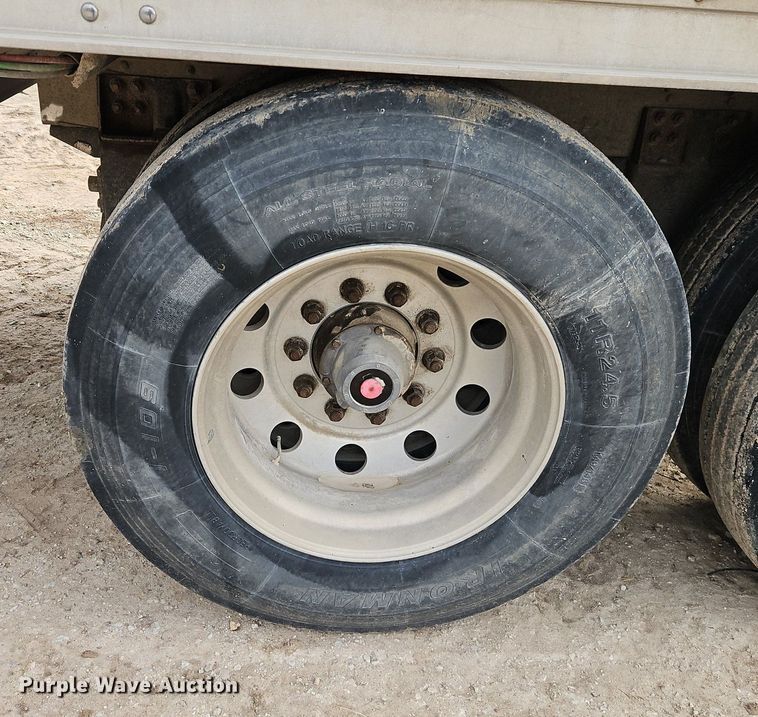 image for item EI3536 2011 Wilson DWH-551 grain trailer