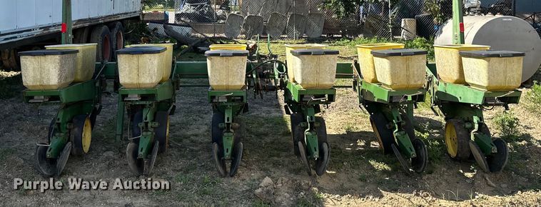 image for item EJ4341 John Deere  P7100 planter