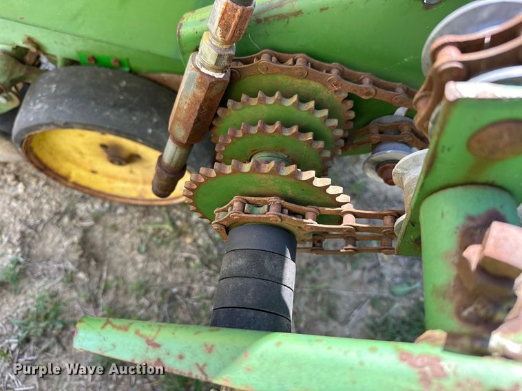image for item EJ4341 John Deere  P7100 planter