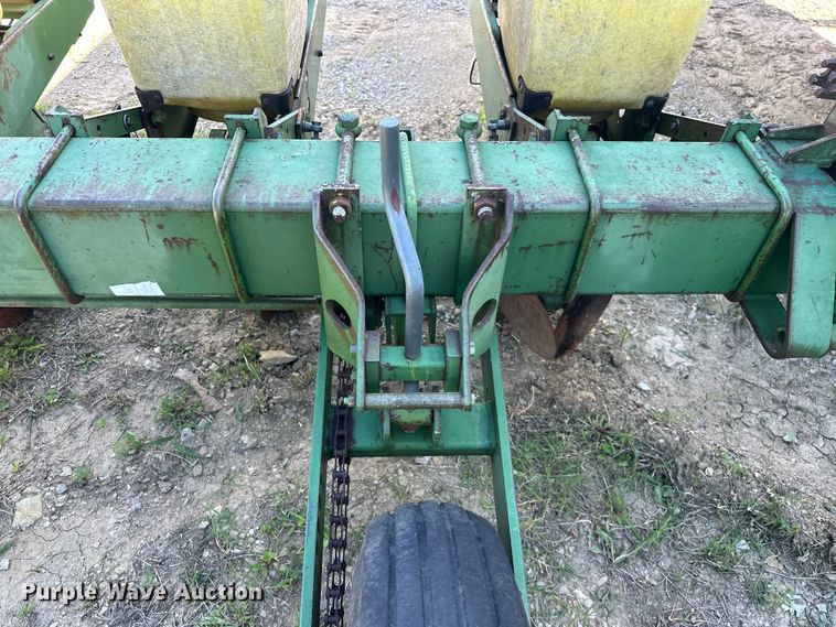 image for item EJ4341 John Deere  P7100 planter
