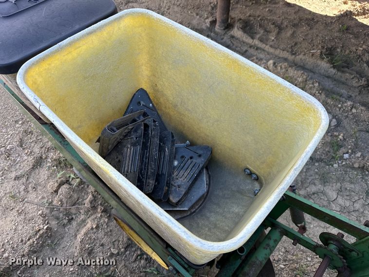 image for item EJ4341 John Deere  P7100 planter