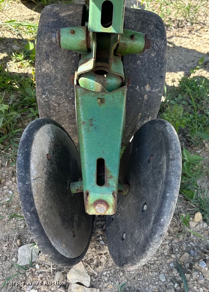 image for item EJ4341 John Deere  P7100 planter