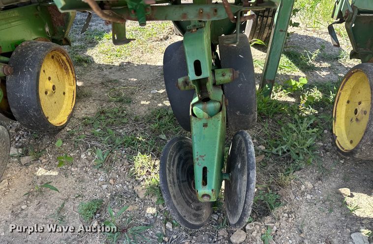 image for item EJ4341 John Deere  P7100 planter