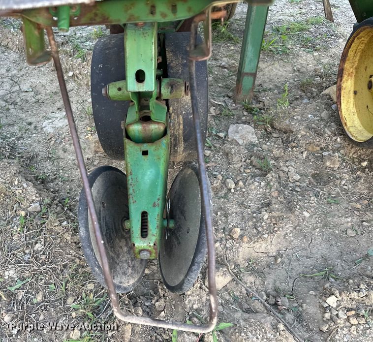 image for item EJ4341 John Deere  P7100 planter