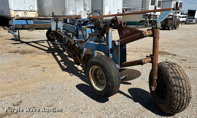 image for item EJ4342 DMI 900 Series Hydra Wide seven bottom plow