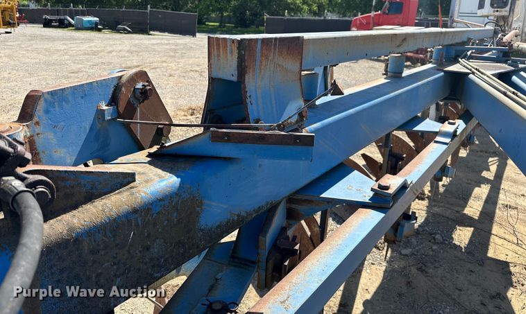 image for item EJ4342 DMI 900 Series Hydra Wide seven bottom plow