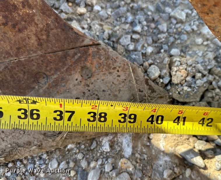 image for item EJ4342 DMI 900 Series Hydra Wide seven bottom plow