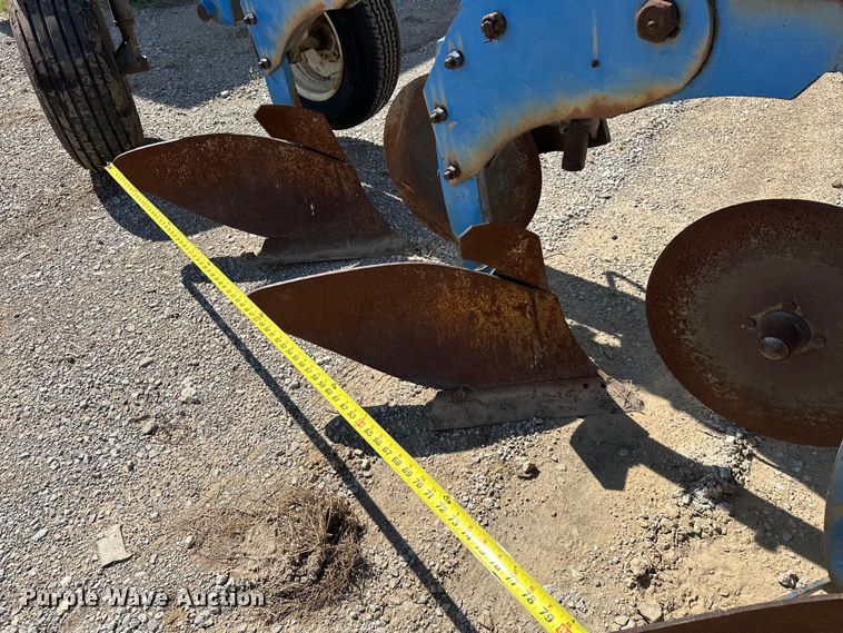 image for item EJ4342 DMI 900 Series Hydra Wide seven bottom plow