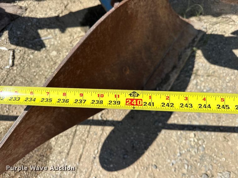 image for item EJ4342 DMI 900 Series Hydra Wide seven bottom plow