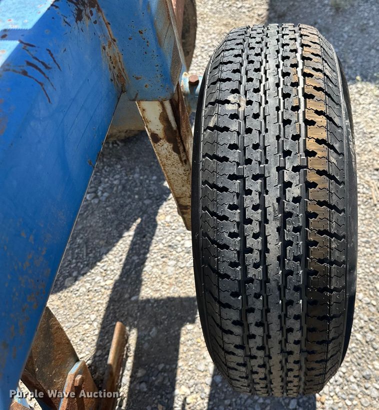 image for item EJ4342 DMI 900 Series Hydra Wide seven bottom plow