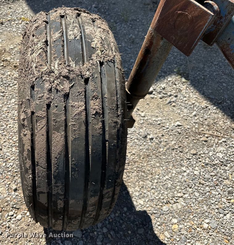 image for item EJ4342 DMI 900 Series Hydra Wide seven bottom plow