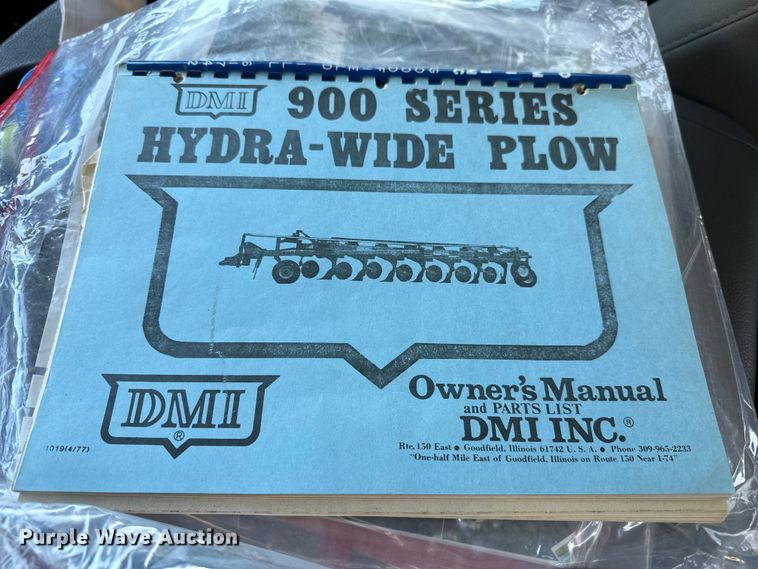 image for item EJ4342 DMI 900 Series Hydra Wide seven bottom plow