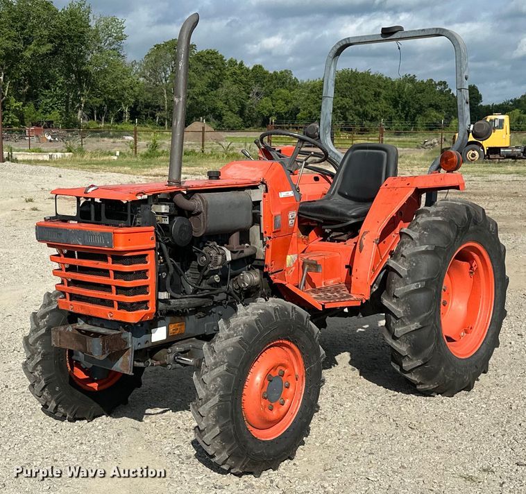 image for item EJ4369 1991 Kubota L2650DT-7 MFWD tractor