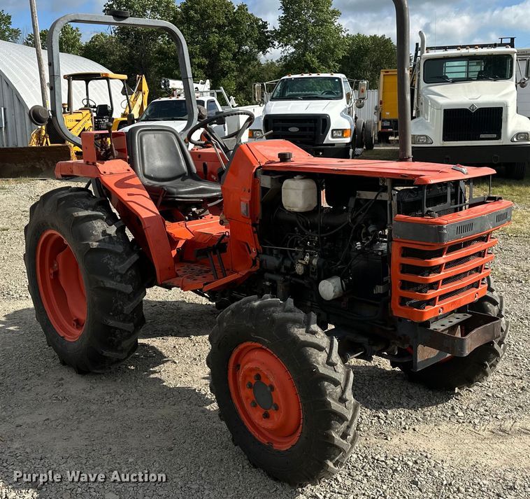 image for item EJ4369 1991 Kubota L2650DT-7 MFWD tractor
