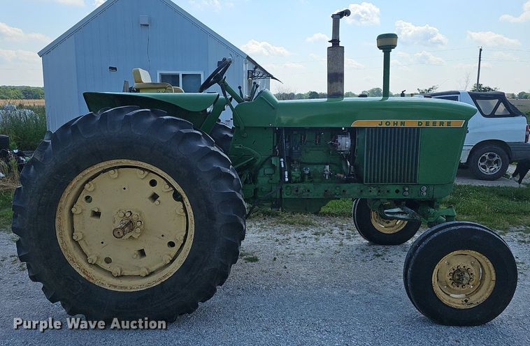 image for item EJ5676 1966 John Deere  3020 tractor