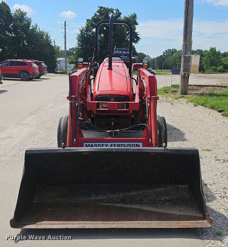 image for item EJ5689 1998 Massey-Ferguson  4225 tractor