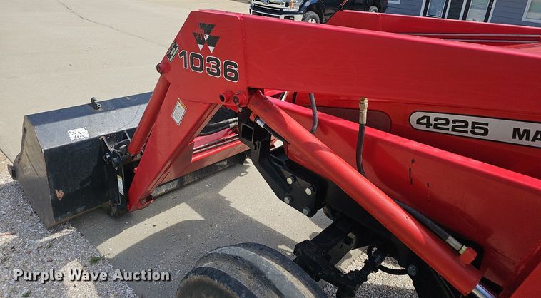 image for item EJ5689 1998 Massey-Ferguson  4225 tractor