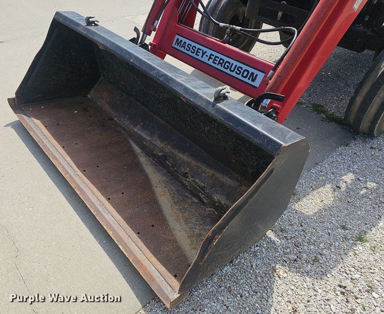 image for item EJ5689 1998 Massey-Ferguson  4225 tractor