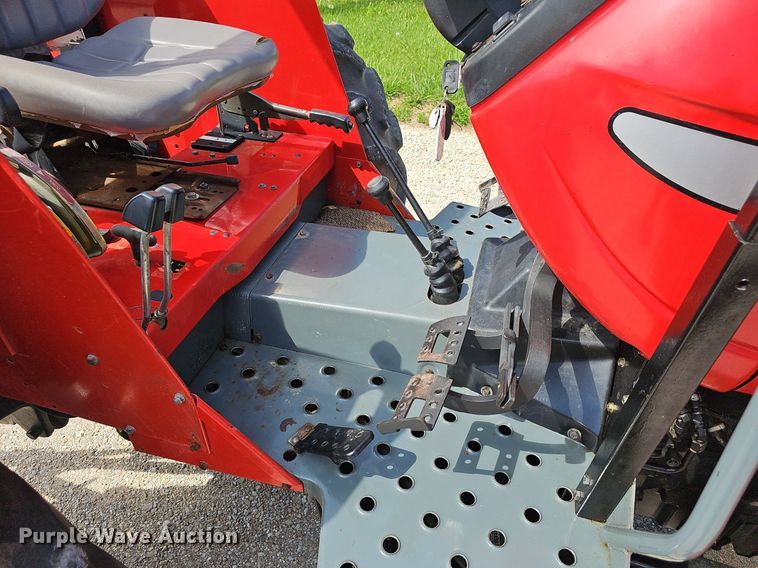 image for item EJ5689 1998 Massey-Ferguson  4225 tractor