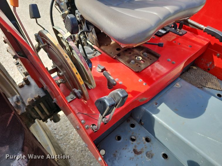 image for item EJ5689 1998 Massey-Ferguson  4225 tractor