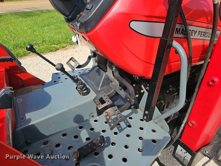 image for item EJ5689 1998 Massey-Ferguson  4225 tractor