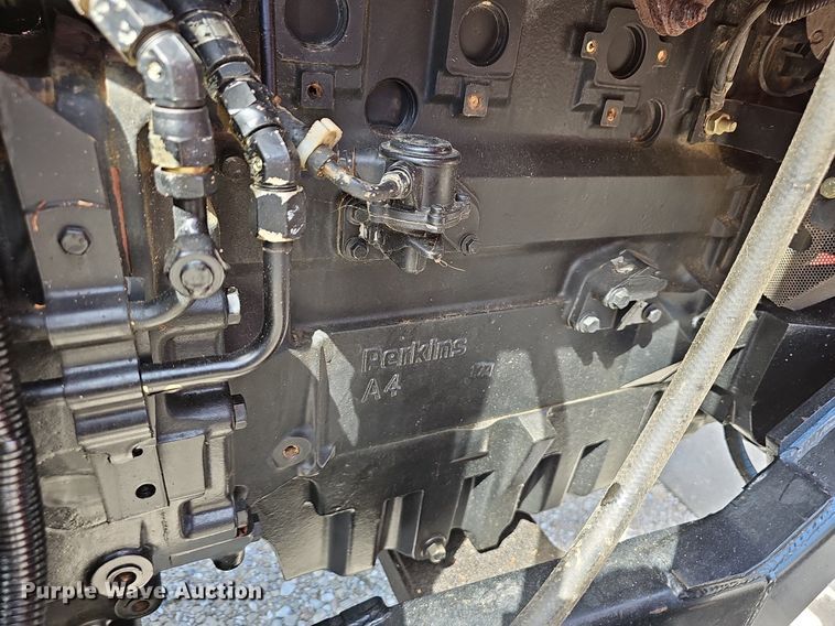 image for item EJ5689 1998 Massey-Ferguson  4225 tractor