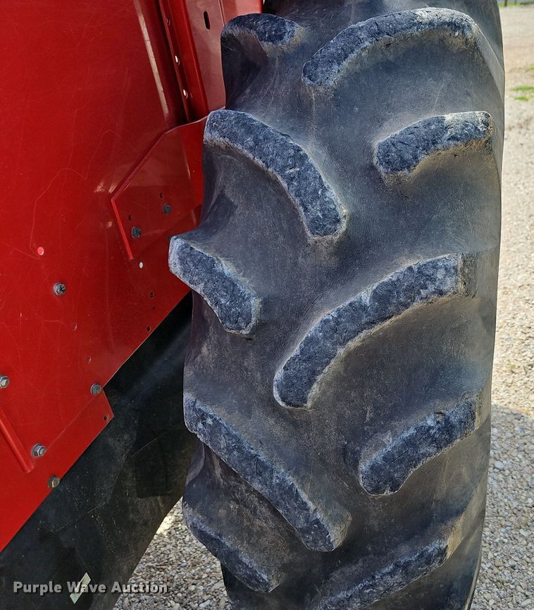 image for item EJ5689 1998 Massey-Ferguson  4225 tractor