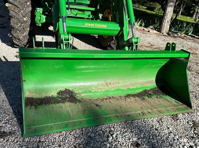 image for item EJ6857 2016 John Deere  6130R MFWD tractor