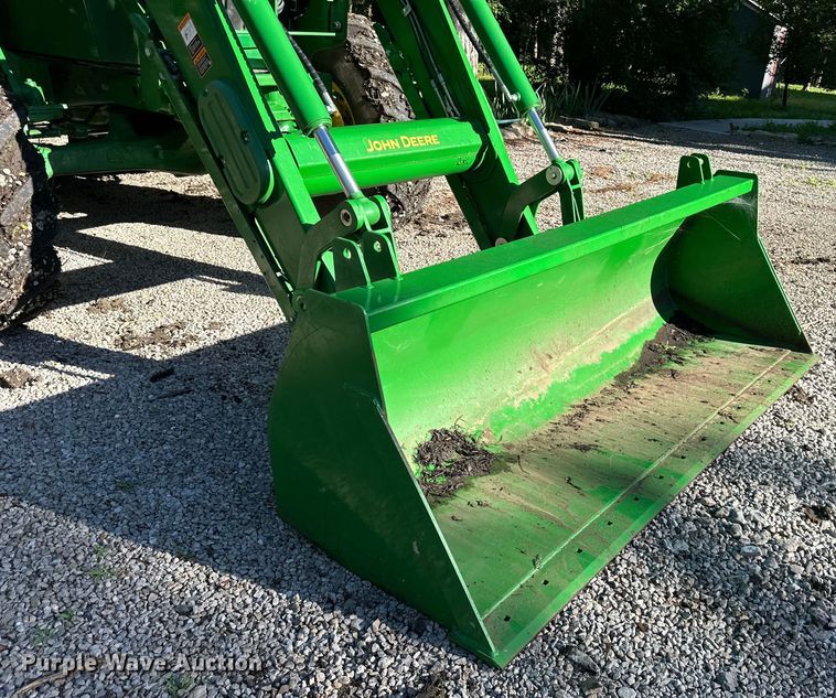 image for item EJ6857 2016 John Deere  6130R MFWD tractor