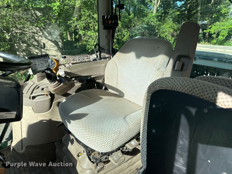 image for item EJ6857 2016 John Deere  6130R MFWD tractor