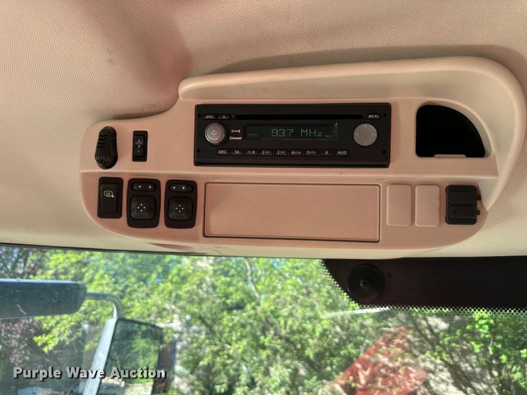 image for item EJ6857 2016 John Deere  6130R MFWD tractor