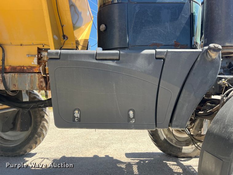 image for item EK8633 2015 RoGator RG900B spreader