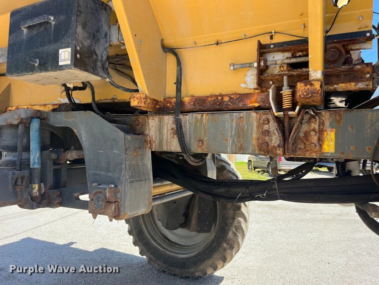 image for item EK8633 2015 RoGator RG900B spreader