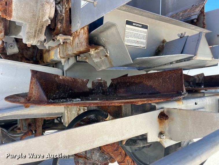 image for item EK8633 2015 RoGator RG900B spreader