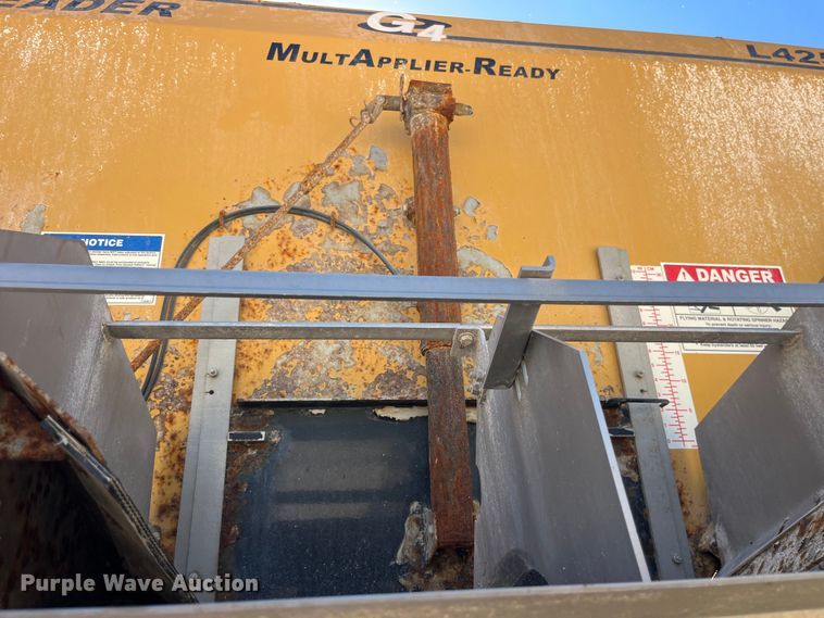 image for item EK8633 2015 RoGator RG900B spreader