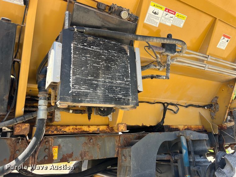 image for item EK8633 2015 RoGator RG900B spreader