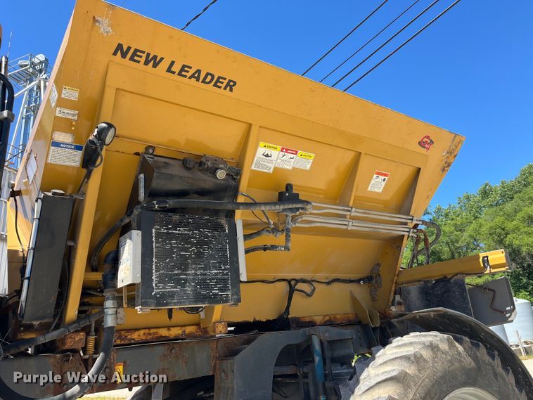 image for item EK8633 2015 RoGator RG900B spreader