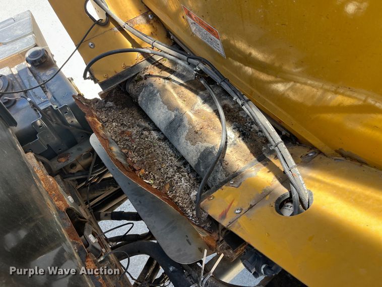 image for item EK8633 2015 RoGator RG900B spreader